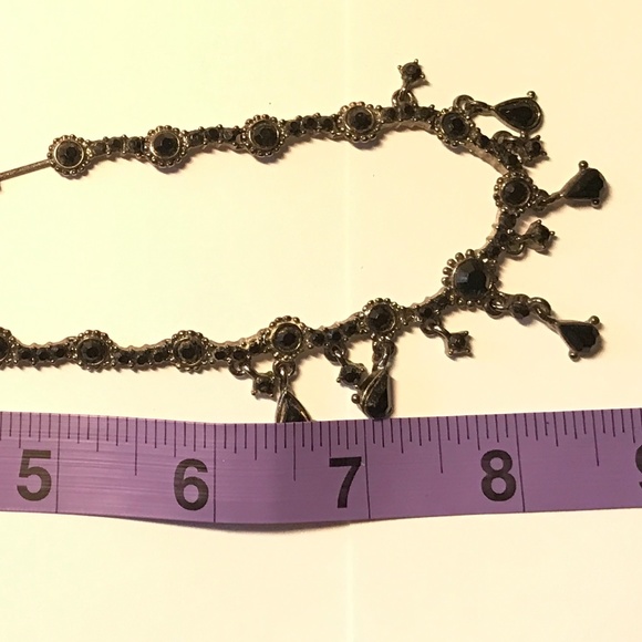 Beautiful Black Small Waterfall Necklace. - Picture 4 of 5